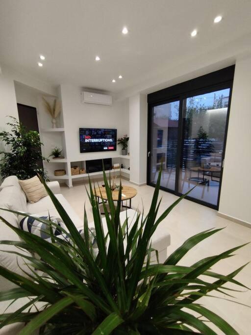 Floral Home 1 - Ground Floor Apt With Courtyard And Private Parking! Athen Exterior foto