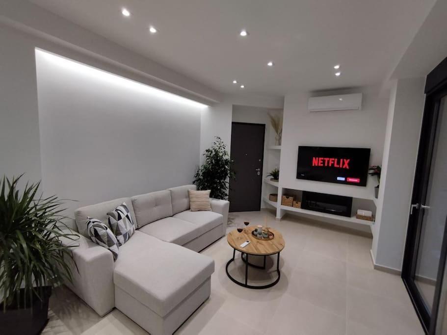Floral Home 1 - Ground Floor Apt With Courtyard And Private Parking! Athen Exterior foto